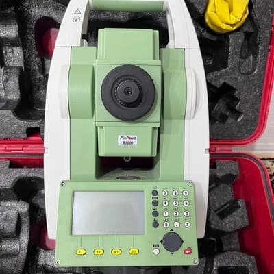 Тахеометры Leica TS06